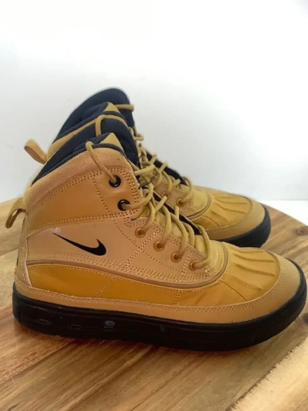 Nike Kids Woodside 2 ACG Boots Wheat Estimated Size 3.5